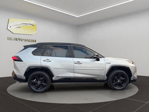 Used 2019 Toyota RAV4 XSE image 8