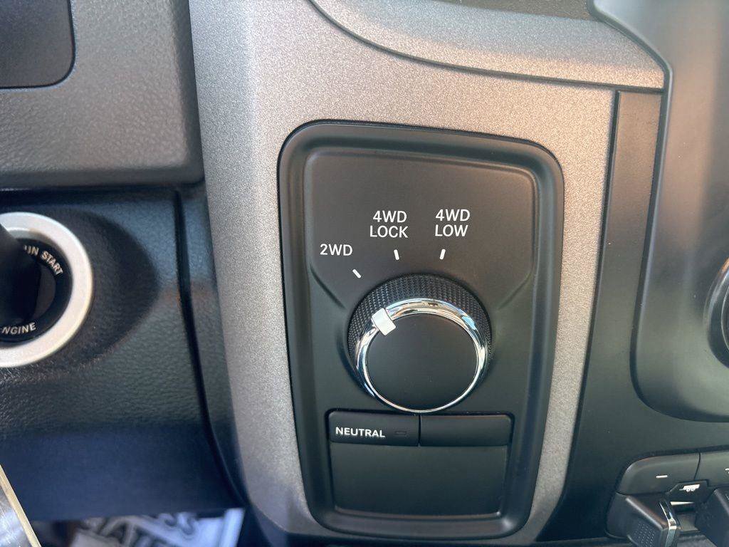 Used 2016 RAM 3500 Tradesman w/ Chrome Appearance Group AWD/4WD image 23