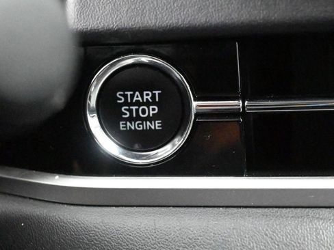 Used 2024 Mitsubishi Outlander SE image 41