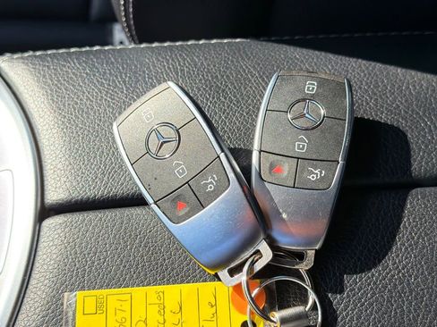 Used 2022 Mercedes-Benz GLC 300 4MATIC image 21