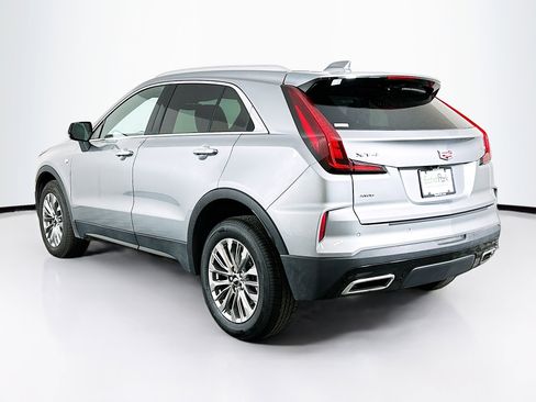 Used 2024 Cadillac XT4 Premium Luxury image 5