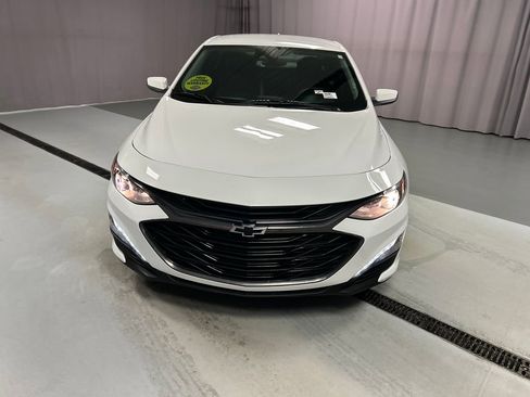 Used 2024 Chevrolet Malibu LT image 2