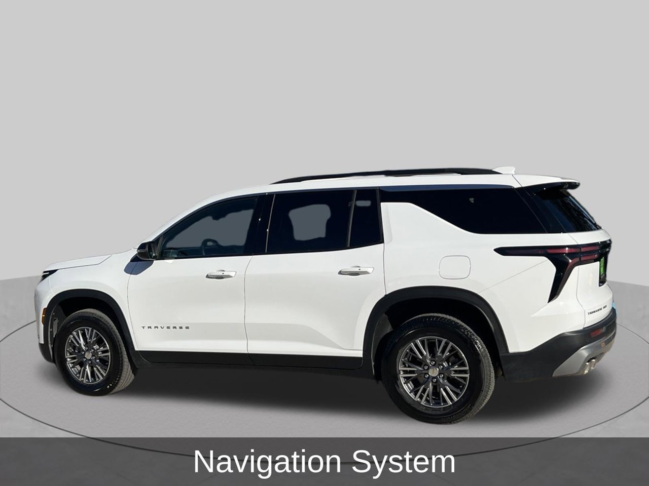 Used 2026 Chevrolet Traverse LT AWD/4WD image 2