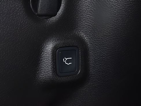 New 2026 Jeep Compass Latitude w/ Sun and Sound Group AWD/4WD image 30