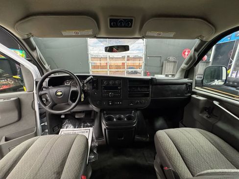 Used 2017 Chevrolet Express 3500 LT w/ LT Preferred Equipment Group image 23