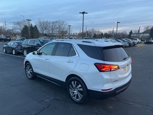 Used 2022 Chevrolet Equinox Premier image 3