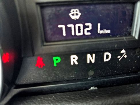 Used 2013 Dodge Grand Caravan SXT image 18