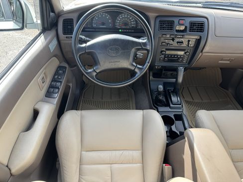 Used 2000 Toyota 4Runner SR5 AWD/4WD image 26