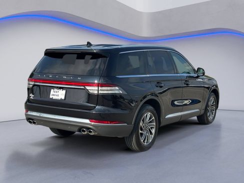 Used 2023 Lincoln Aviator AWD w/ Elements Package image 3