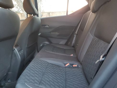 Used 2021 Nissan Kicks SV image 15