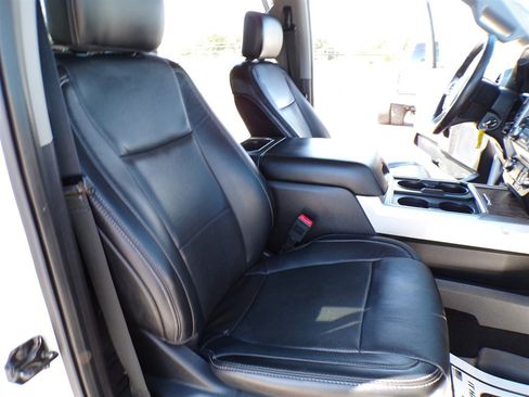 Used 2019 Ford F250 Lariat w/ Lariat Value Package image 29