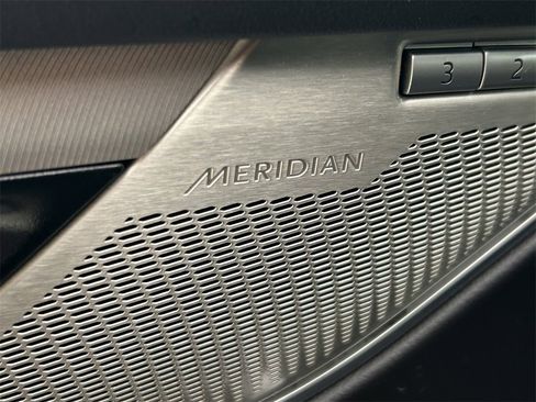 Used 2024 Jaguar F-PACE R-Dynamic S image 27