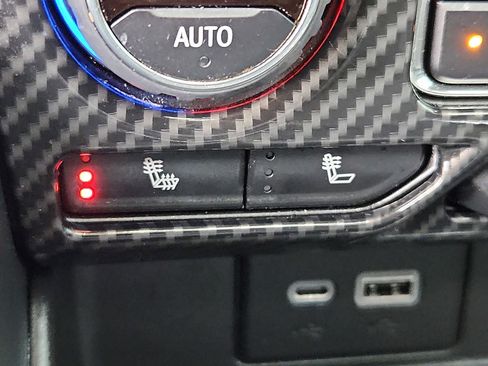 Used 2022 Chevrolet Tahoe LT w/ LT Signature Package image 45