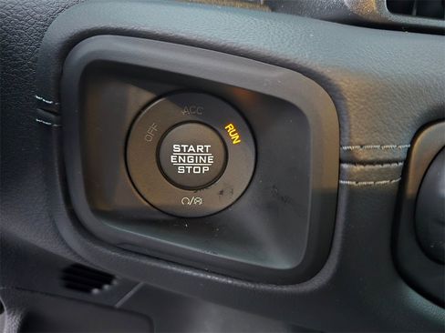 Used 2025 Jeep Gladiator Rubicon image 29