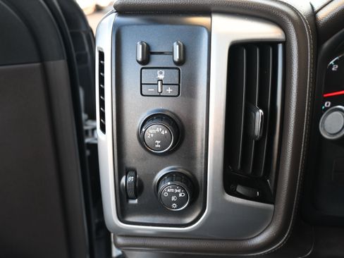 Used 2018 GMC Sierra 1500 SLT image 29