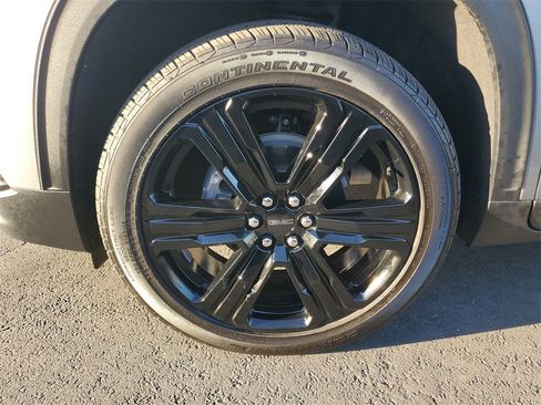 Used 2025 GMC Acadia Elevation w/ Black Edition image 6