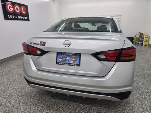 Used 2024 Nissan Altima 2.5 S FWD image 9