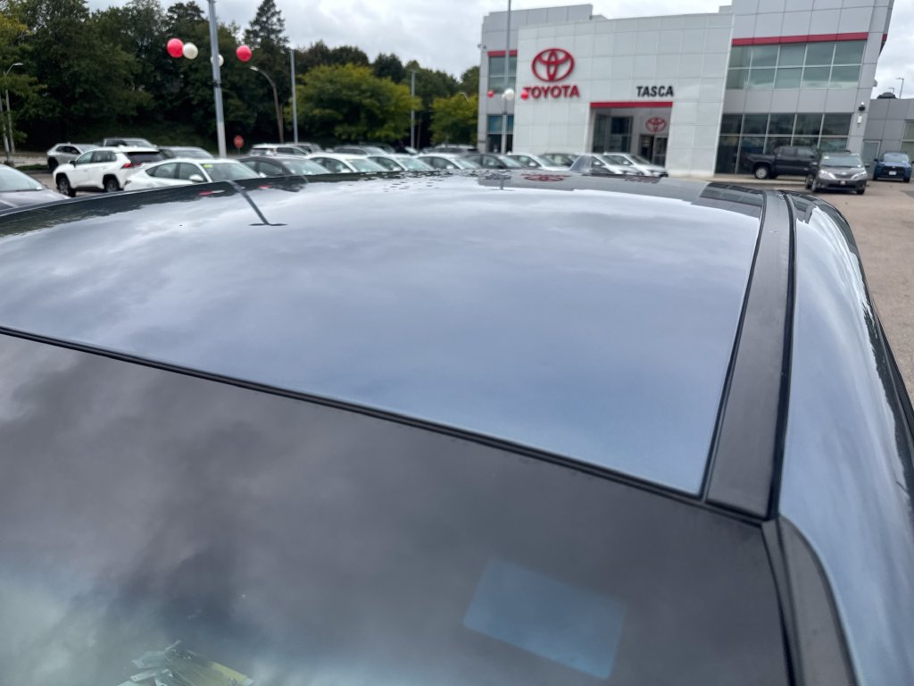 Used 2023 Toyota Venza LE AWD/4WD image 43