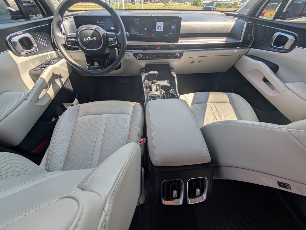 Used 2025 Kia Sorento S FWD image 24