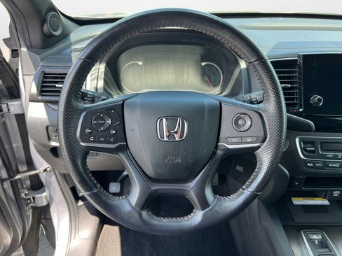 Used 2022 Honda Pilot TrailSport image 12