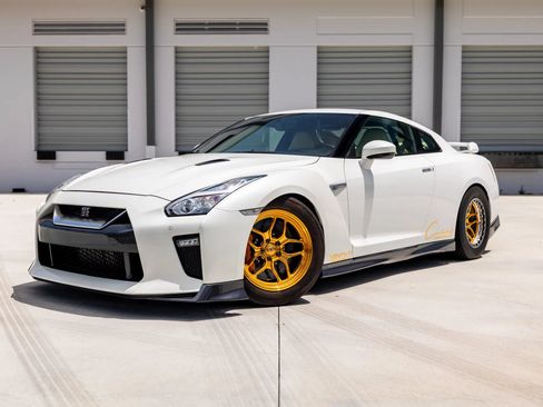 Used 2017 Nissan GT-R Premium w/ Premium Interior Package AWD/4WD image 62
