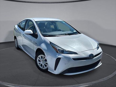 Certified 2022 Toyota Prius LE FWD image 1