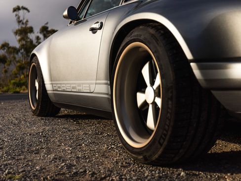 Used 1989 Porsche 911 Carrera 4 image 19