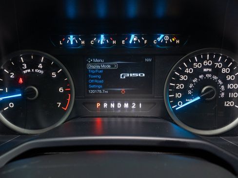 Used 2015 Ford F150 XLT w/ Equipment Group 301A Mid AWD/4WD image 19