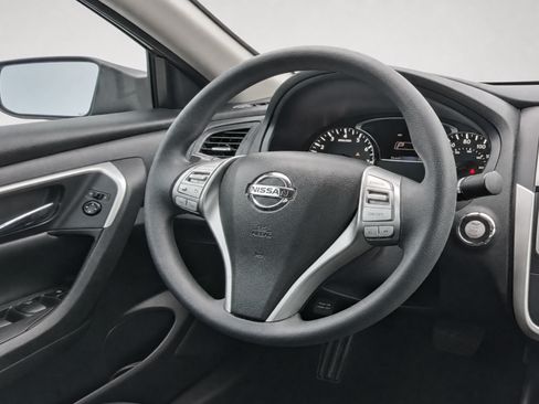 Used 2016 Nissan Altima 2.5 S w/ Power Driver Seat Package FWD image 25
