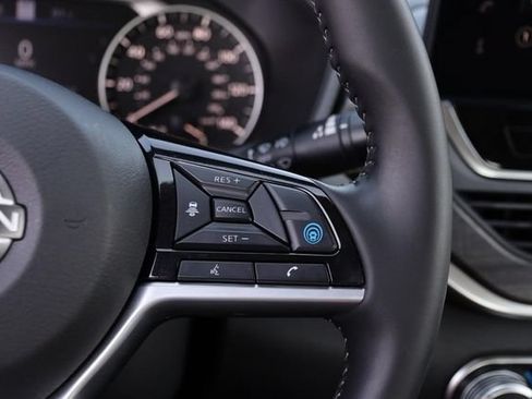 Certified 2025 Nissan Altima 2.5 SV w/ SV Premium Package FWD image 13