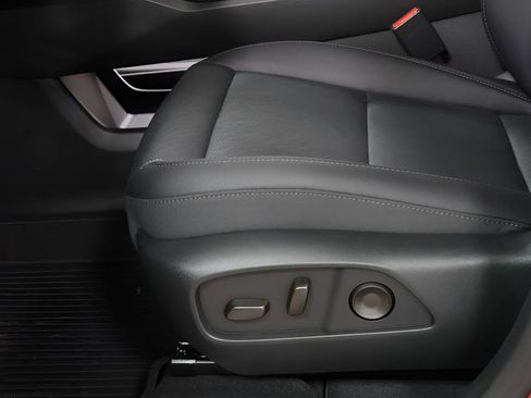 New 2026 Chevrolet Equinox LT FWD image 21