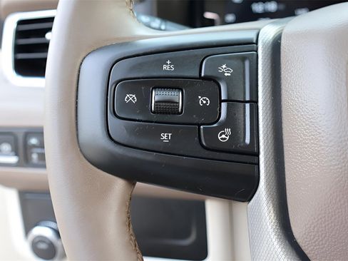 Used 2024 GMC Yukon XL Denali image 25