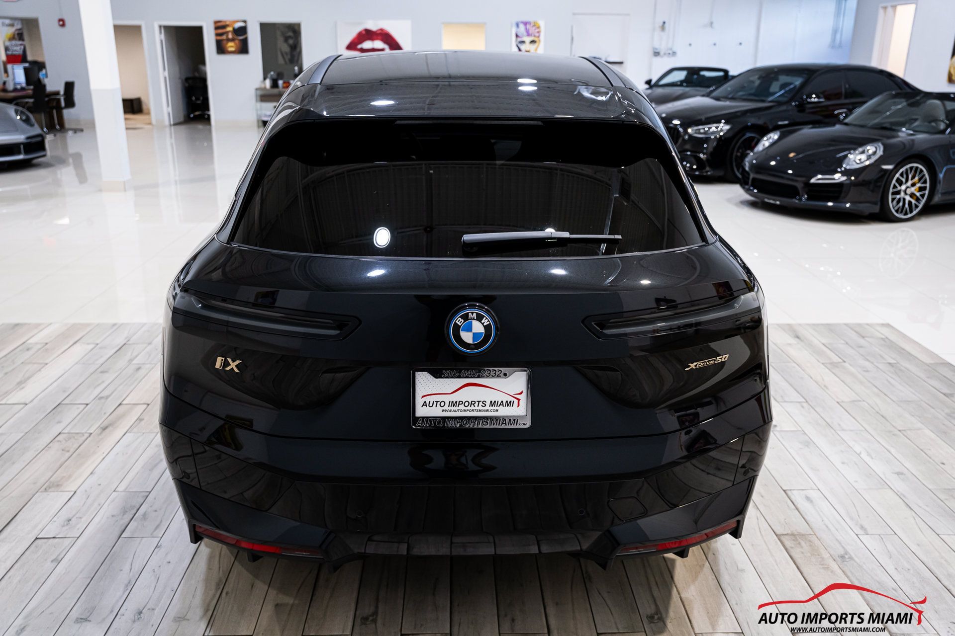 Used 2024 BMW iX xDrive50 w/ Sport Package AWD/4WD image 18