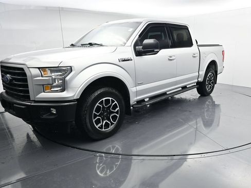 Used 2017 Ford F150 XLT w/ Equipment Group 302A Luxury AWD/4WD image 4