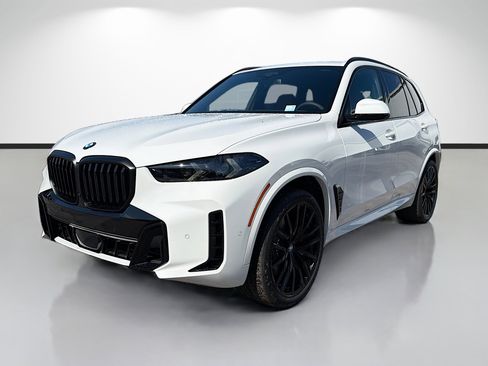 New 2026 BMW X5 xDrive40i w/ M Sport Package AWD/4WD image 7
