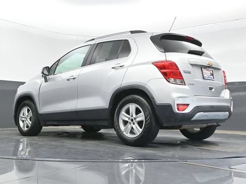 Used 2020 Chevrolet Trax LT FWD image 24