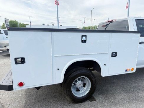 New 2026 GMC Sierra 3500 Pro w/ Convenience Package image 5