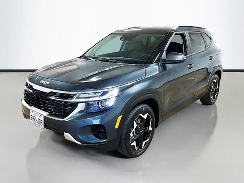 Certified 2025 Kia Seltos S image 3