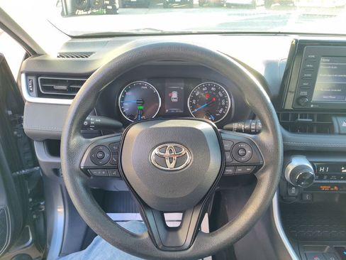 Used 2022 Toyota RAV4 XLE image 28