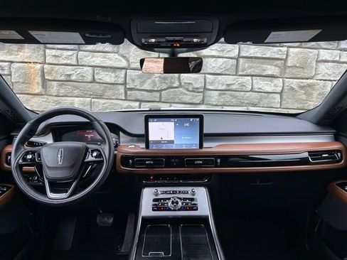 Used 2023 Lincoln Aviator Reserve w/ Elements Package Plus image 10