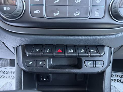 Used 2021 Chevrolet Colorado Z71 AWD/4WD image 30