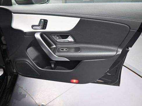 Used 2025 Mercedes-Benz CLA 250 image 13