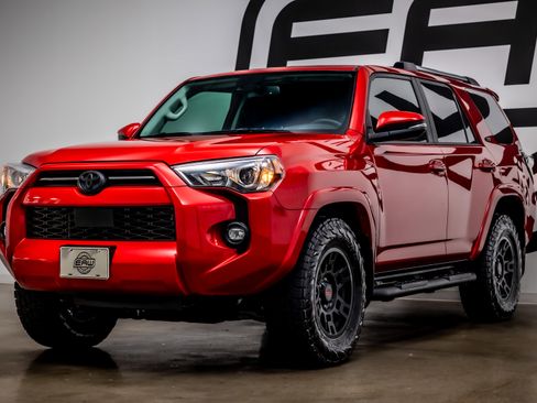 Used 2023 Toyota 4Runner SR5 Premium w/ Moonroof Package image 26
