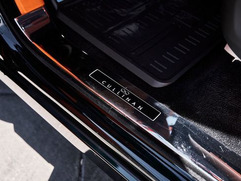 Used 2026 Rolls-Royce Cullinan Black Badge AWD/4WD image 42