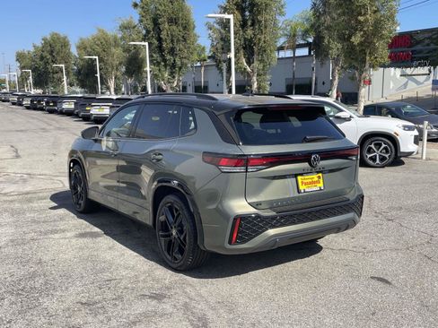 New 2026 Volkswagen Tiguan SE R-Line FWD image 3