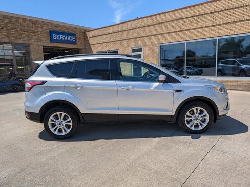 Used 2018 Ford Escape SE AWD/4WD image 5