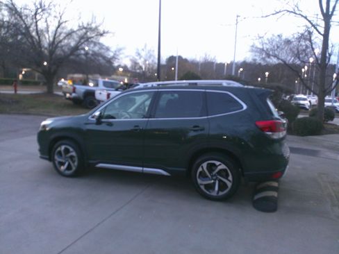 Used 2023 Subaru Forester Touring w/ Popular Package #2 image 9