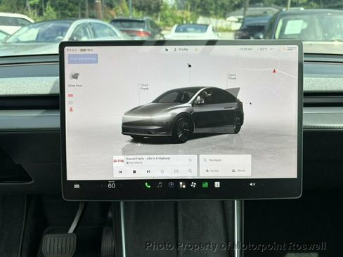Used 2026 Tesla Model Y Long Range RWD image 19
