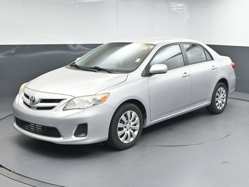 Used 2012 Toyota Corolla LE image 4