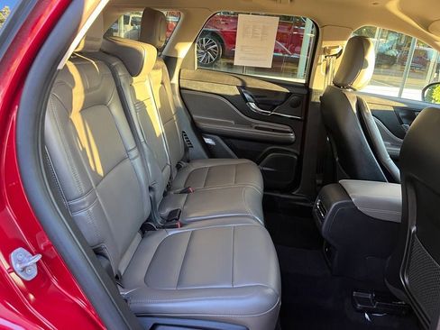 Certified 2025 Lincoln Corsair AWD image 20